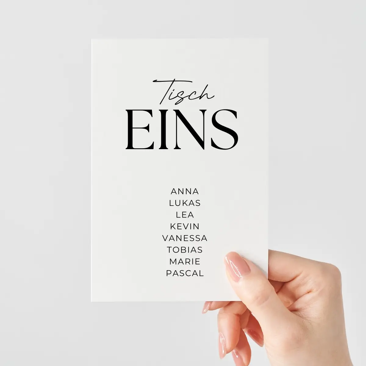 Tischkarten mit Tischnummer mit Gästenamen für die Hochzeit