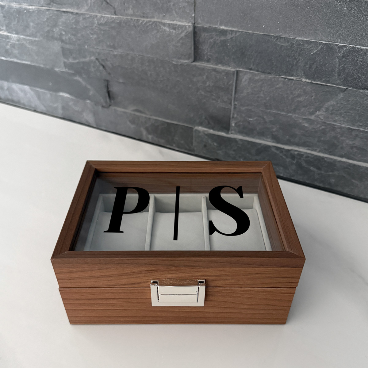 Personalisierter Uhrenkoffer für 3 Armbanduhren in Holz-Optik mit Wunschnamen