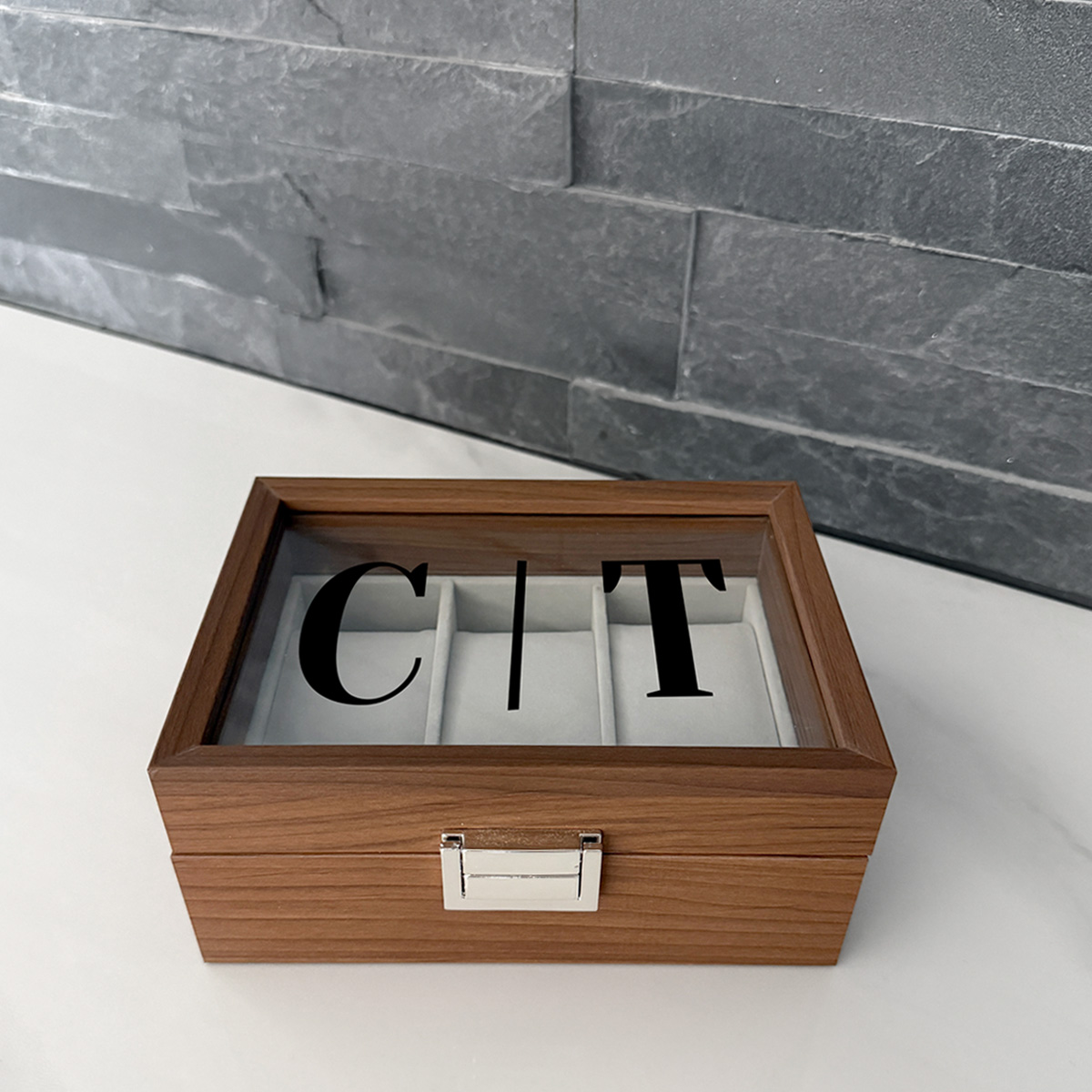 Personalisierter Uhrenkoffer für 3 Armbanduhren in Holz-Optik mit Wunschnamen