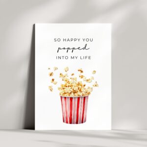 Lustige Karte mit Popcorn Wortspiel | So happy you popped into my life 🍿